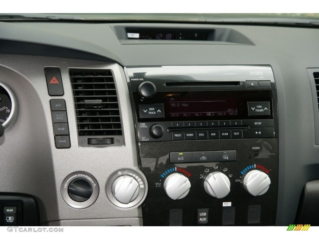 2013 Toyota Tundra Double Cab 4x4 Controls Photos
