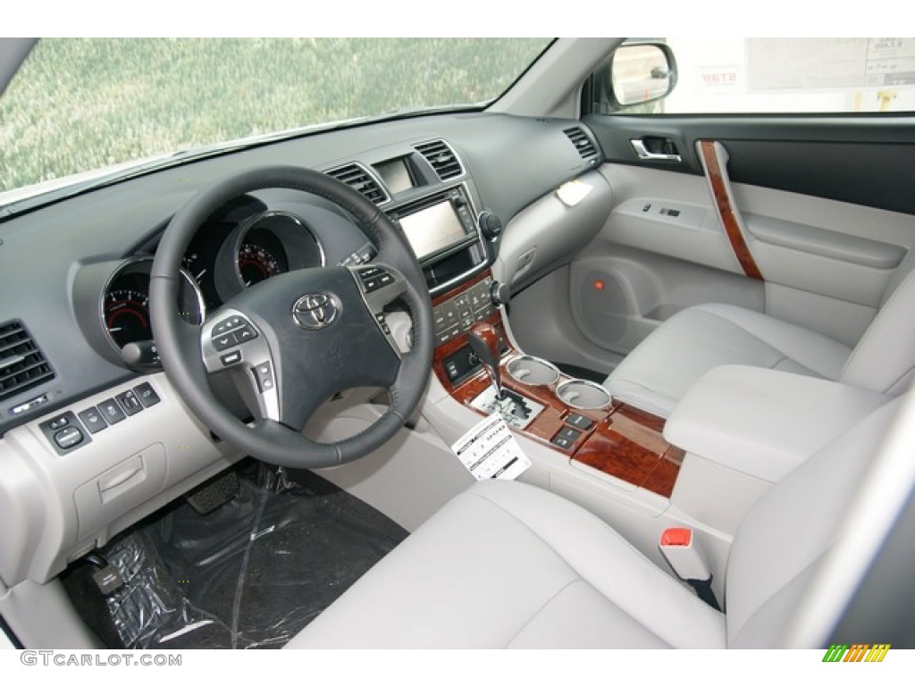 Ash Interior 2013 Toyota Highlander Limited 4WD Photo #77155672