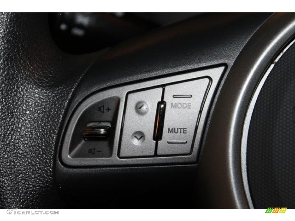 2011 Kia Soul + Controls Photo #77157180