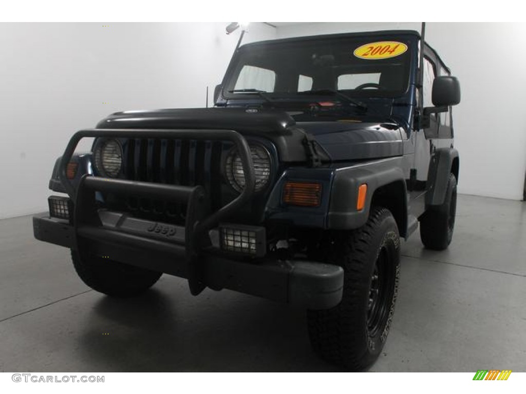 2004 Wrangler SE 4x4 - Patriot Blue Pearl / Dark Slate Gray photo #2