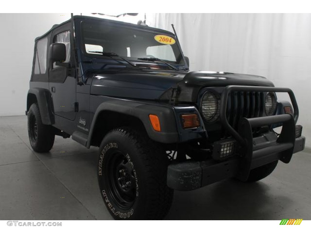 2004 Wrangler SE 4x4 - Patriot Blue Pearl / Dark Slate Gray photo #4