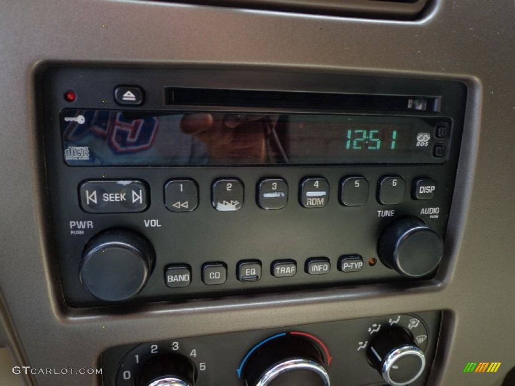 2005 Buick Rendezvous CX Audio System Photos