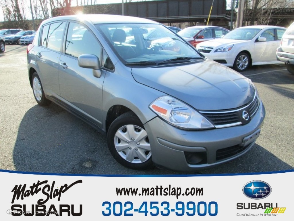 2009 Versa 1.8 S Hatchback - Brillant Silver / Charcoal photo #1