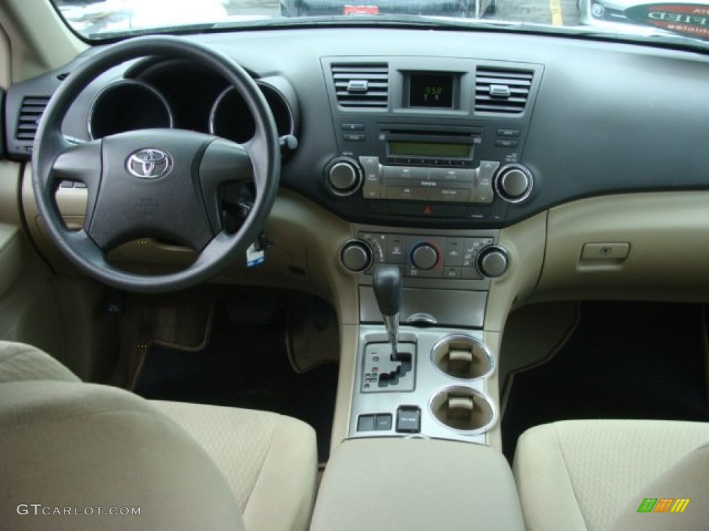 2010 Highlander V6 - Black / Sand Beige photo #9