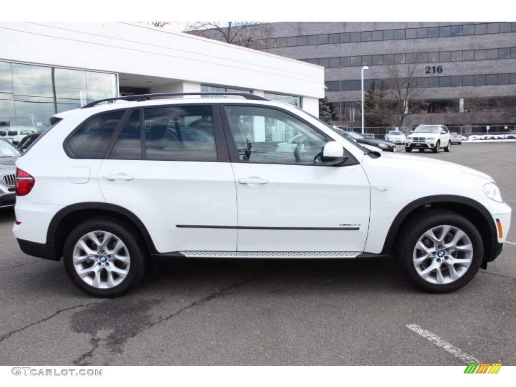 2013 X5 xDrive 35i Premium - Alpine White / Black photo #4