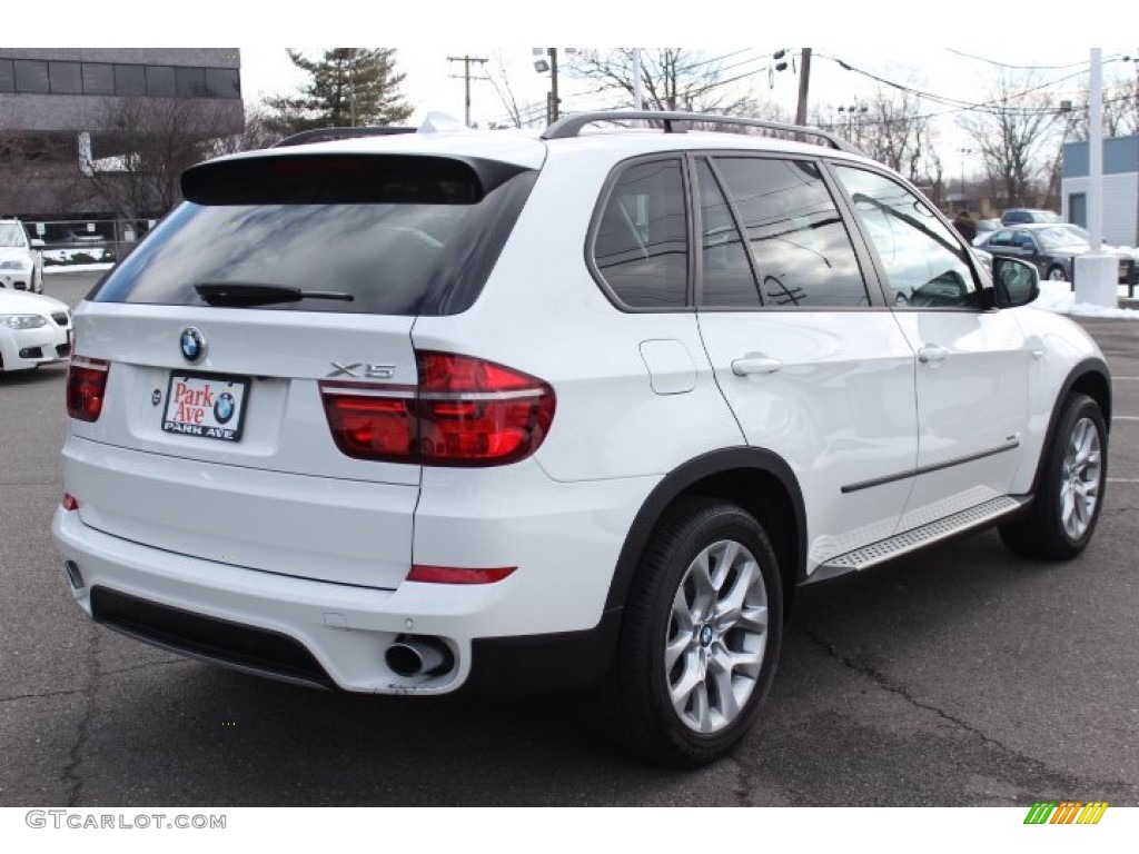 2013 X5 xDrive 35i Premium - Alpine White / Black photo #5