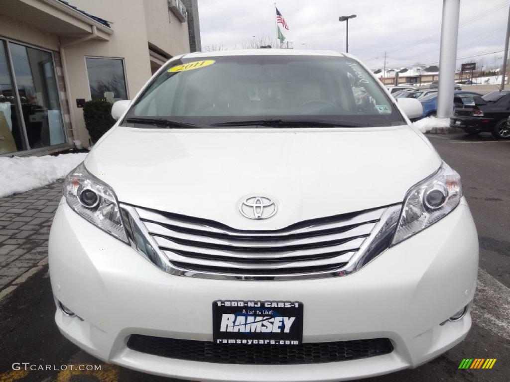 2011 Sienna Limited AWD - Blizzard White Pearl / Bisque photo #12