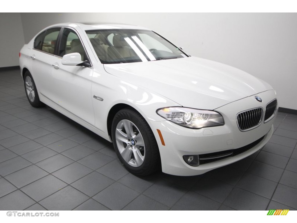 2013 5 Series 528i Sedan - Alpine White / Venetian Beige photo #1