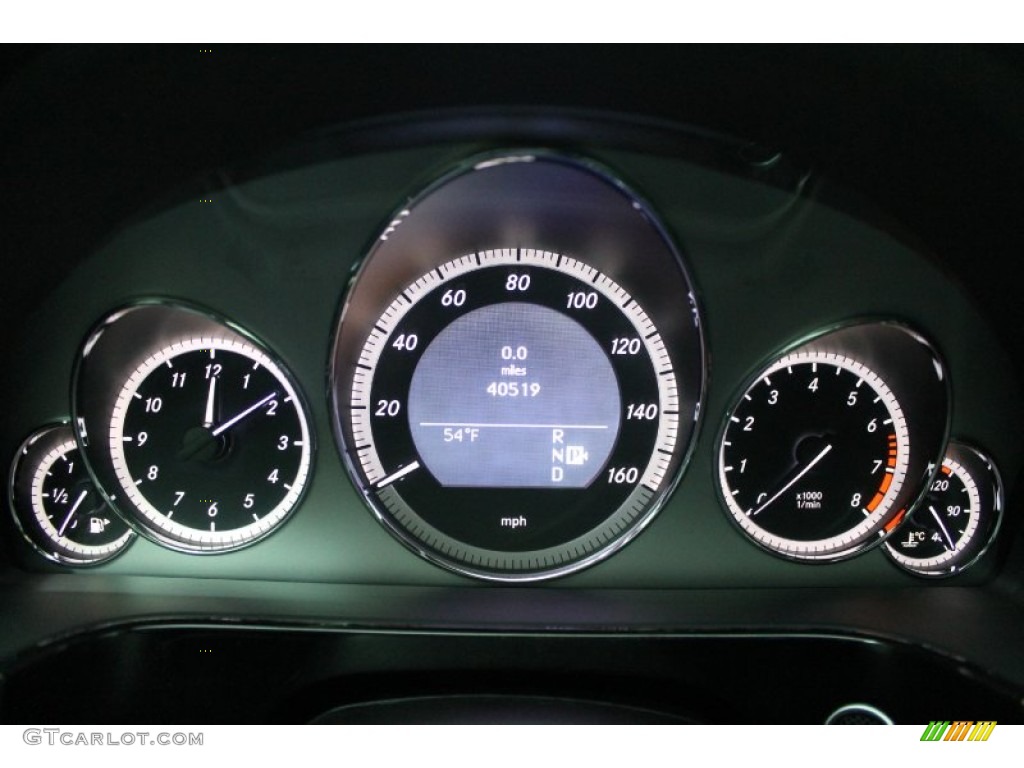 2010 Mercedes-Benz E 550 Sedan Gauges Photos