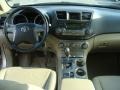 Sandy Beach Metallic - Highlander V6 4WD Photo No. 9