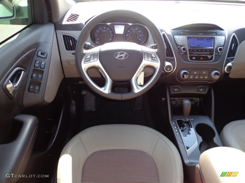 2013 Hyundai Tucson GLS Taupe Dashboard Photo #77170520