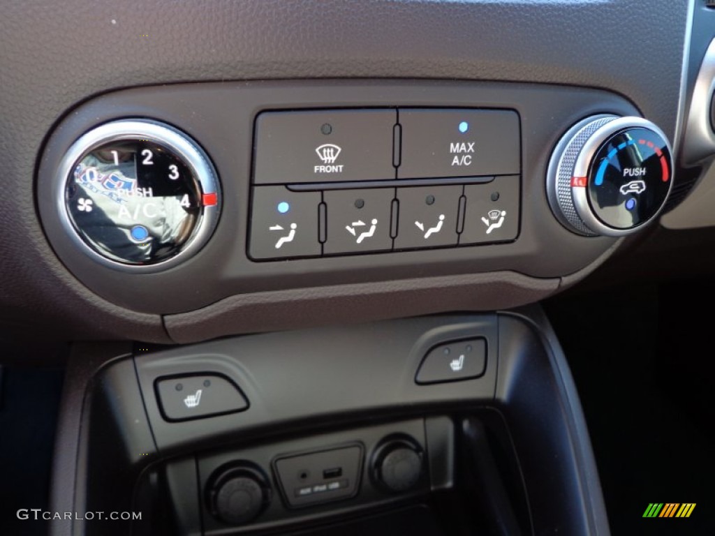 2013 Hyundai Tucson GLS Controls Photo #77170885