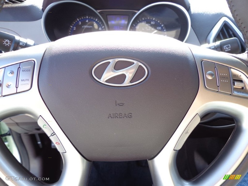 2013 Hyundai Tucson GLS Controls Photo #77170913