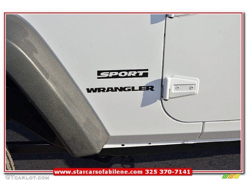 2012 Wrangler Sport 4x4 - Bright White / Black photo #3