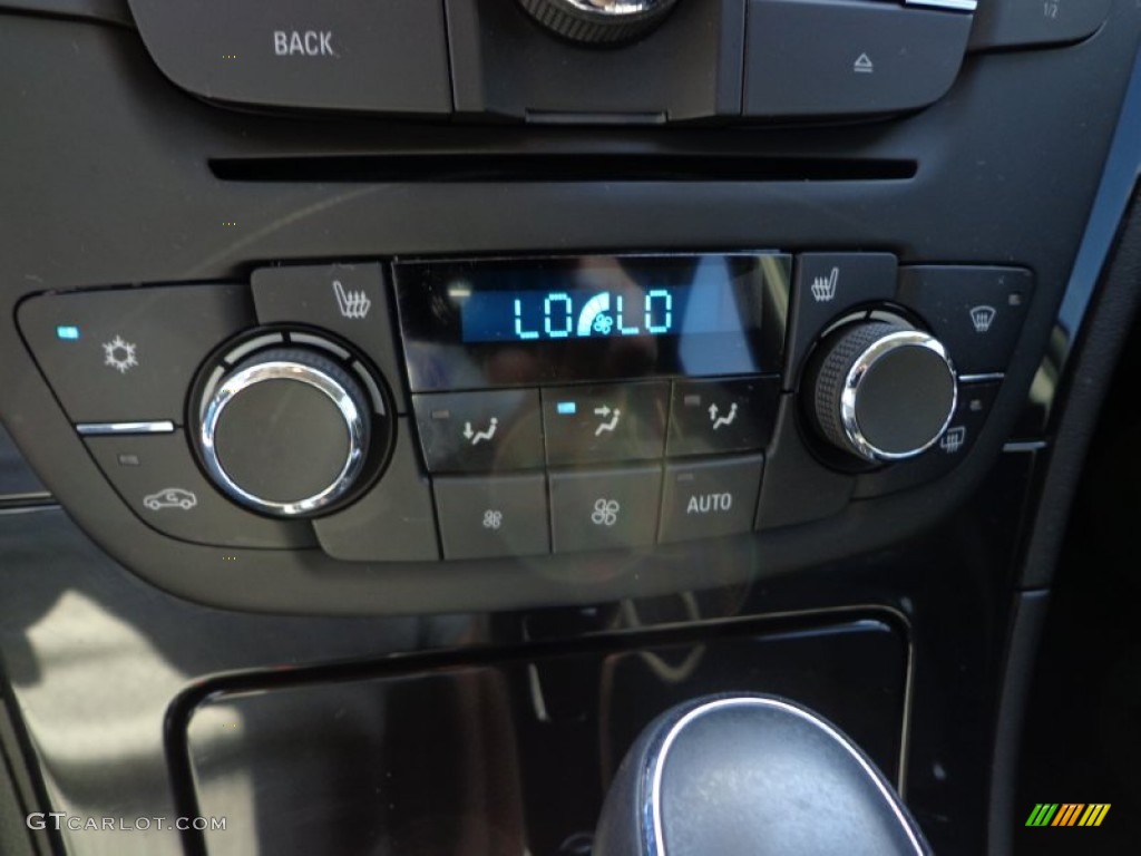 2011 Buick Regal CXL Controls Photo #77171420