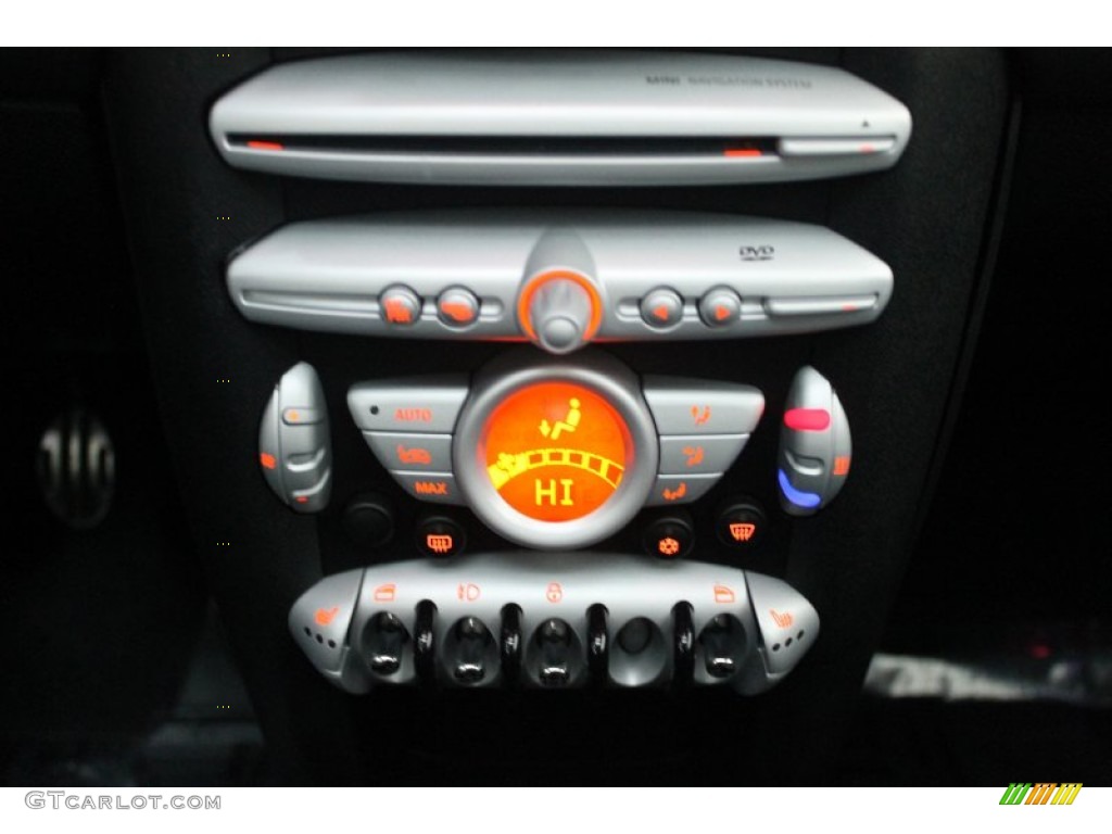 2009 Mini Cooper S Clubman Controls Photo #77171556