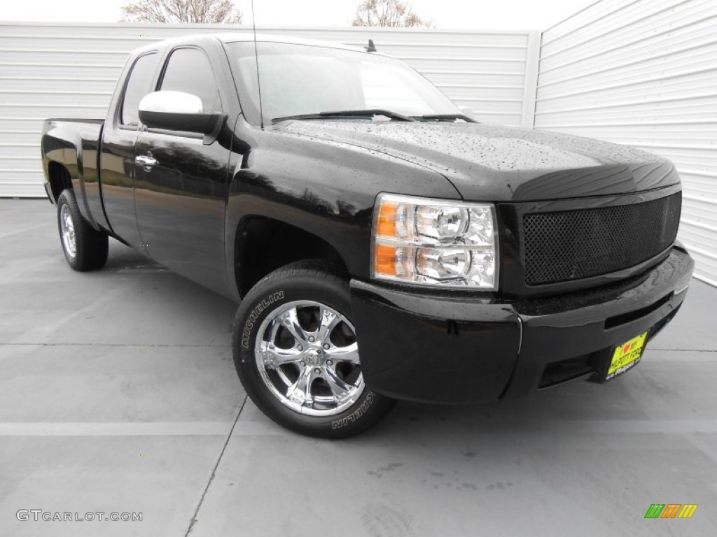 Black Chevrolet Silverado 1500