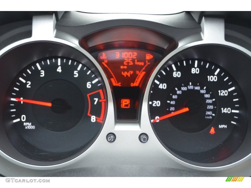 2011 Nissan Juke SL Gauges Photos