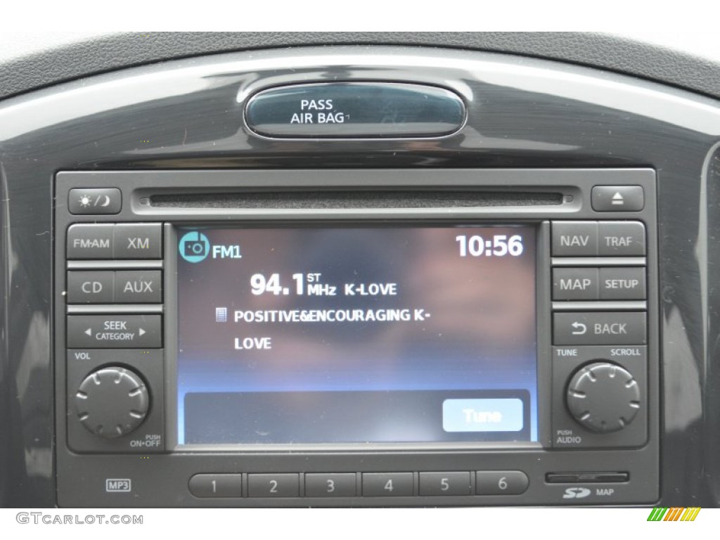 2011 Nissan Juke SL Audio System Photo #77176154