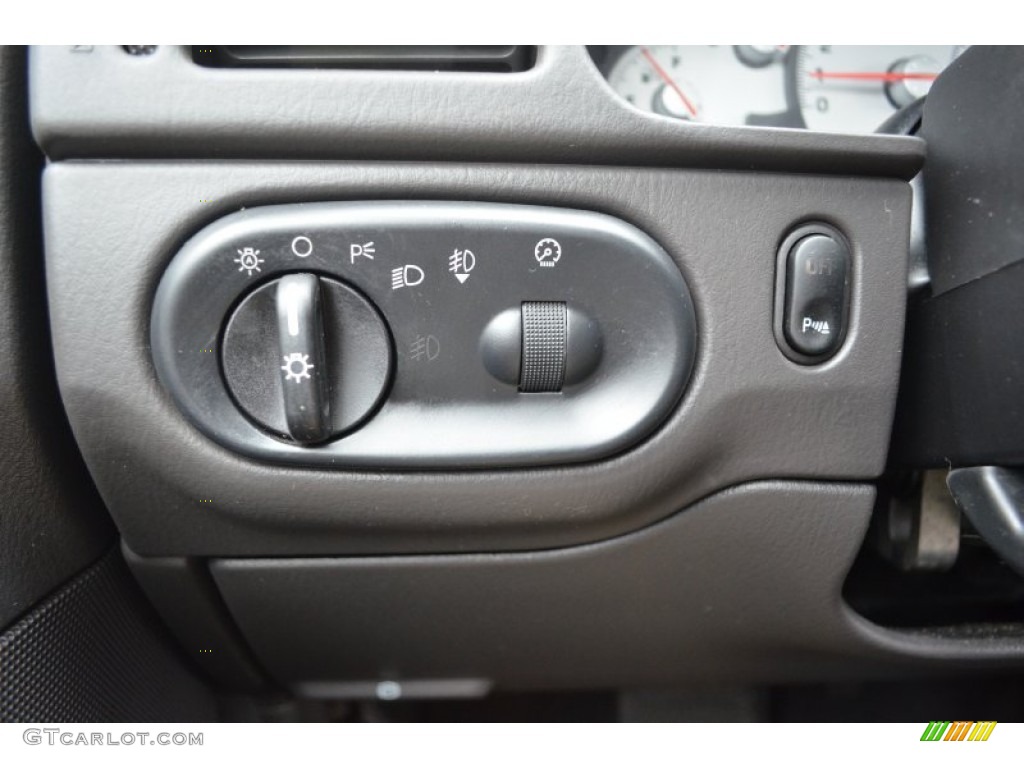 2005 Mercury Mountaineer V6 Premier Controls Photo #77176988