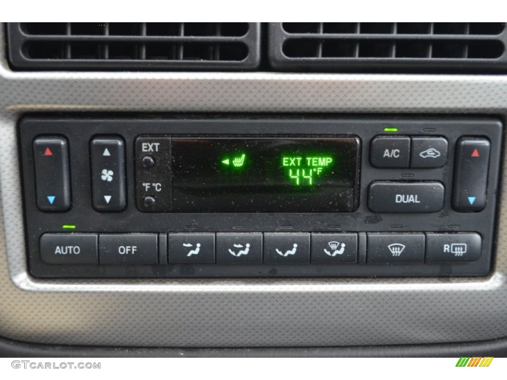 2005 Mercury Mountaineer V6 Premier Controls Photo #77177126