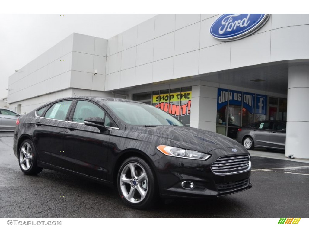 2013 Fusion SE 1.6 EcoBoost - Tuxedo Black Metallic / SE Appearance Package Charcoal Black/Red Stitching photo #1
