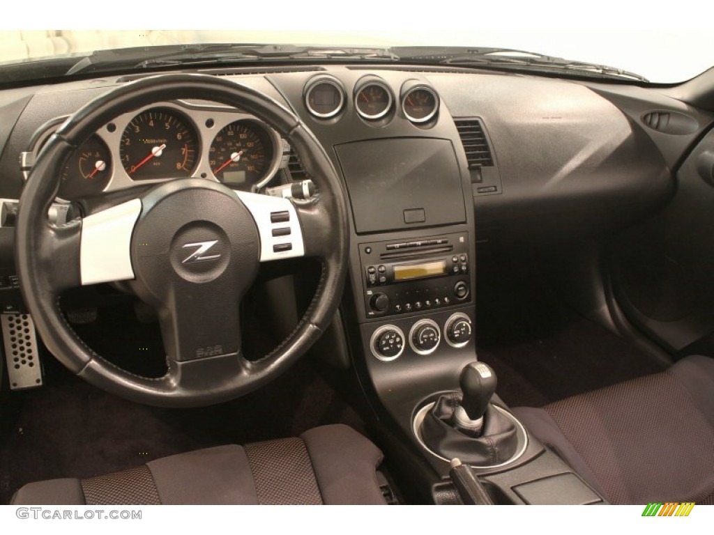 2005 Nissan 350Z Roadster Charcoal Dashboard Photo #77179086