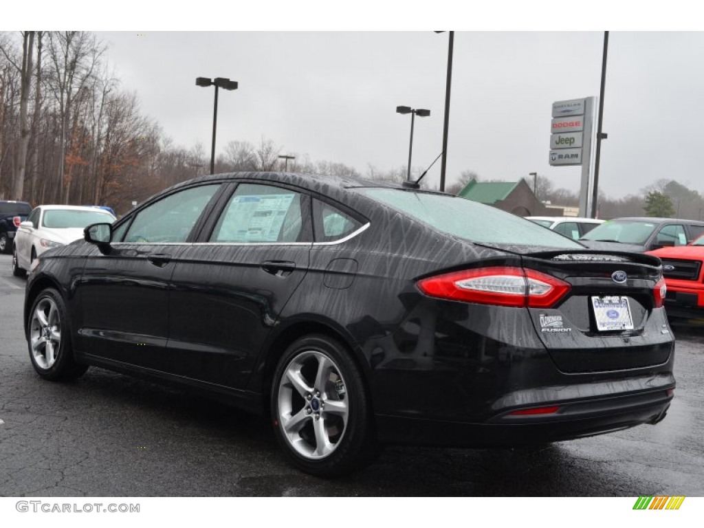 2013 Fusion SE 1.6 EcoBoost - Tuxedo Black Metallic / SE Appearance Package Charcoal Black/Red Stitching photo #47