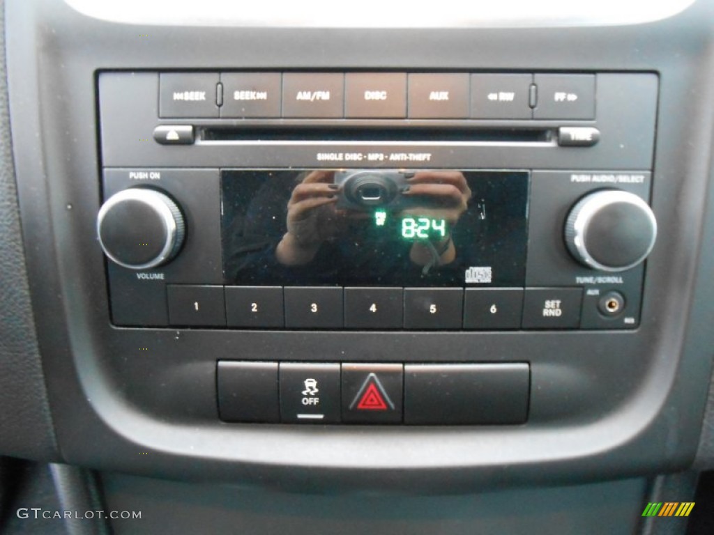 2012 Dodge Avenger SE Audio System Photos