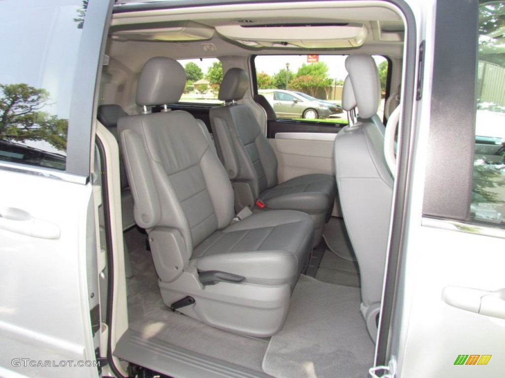 Aero Gray Interior 2010 Volkswagen Routan SEL Photo #77183528