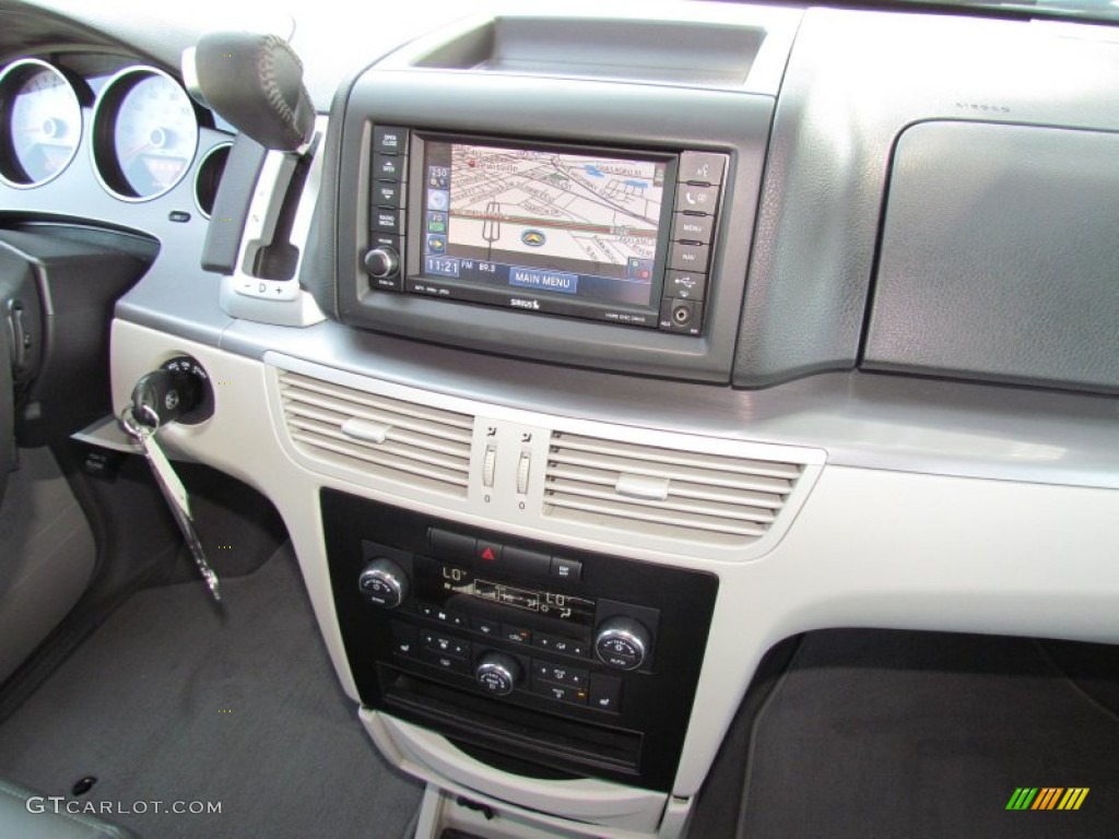 2010 Volkswagen Routan SEL Navigation Photo #77183629