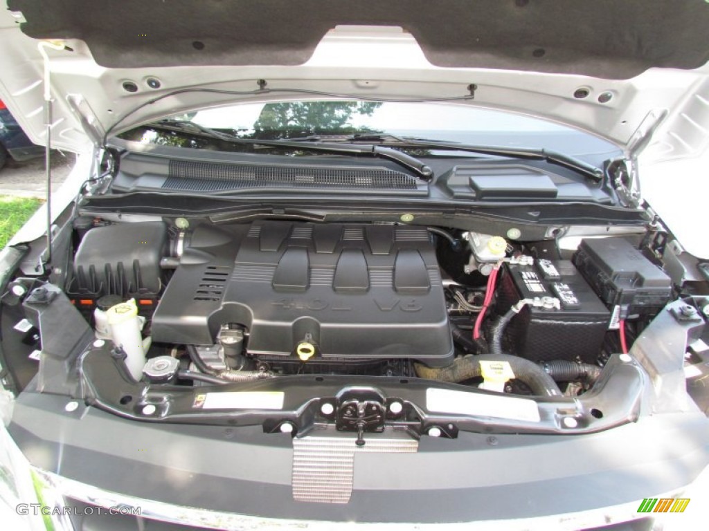 2010 Volkswagen Routan SEL Engine Photos
