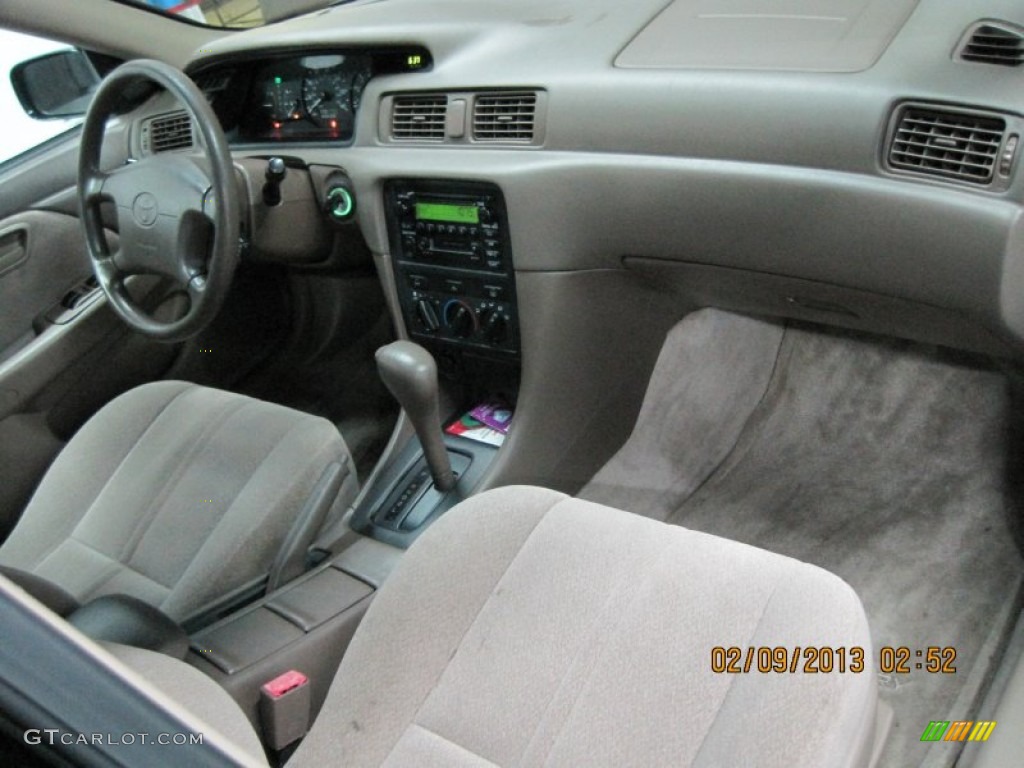 2001 Camry LE - Woodland Pearl / Oak photo #9