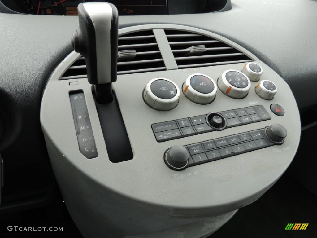 2004 Nissan Quest 3.5 SL Controls Photo #77187362