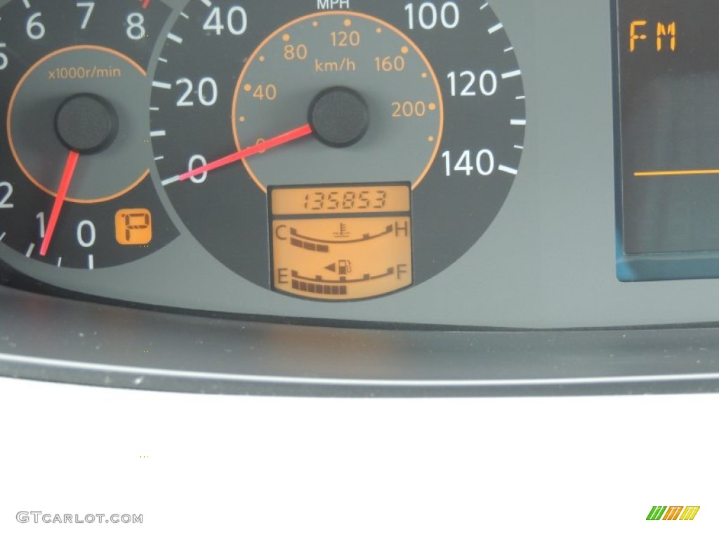 2004 Nissan Quest 3.5 SL Gauges Photos