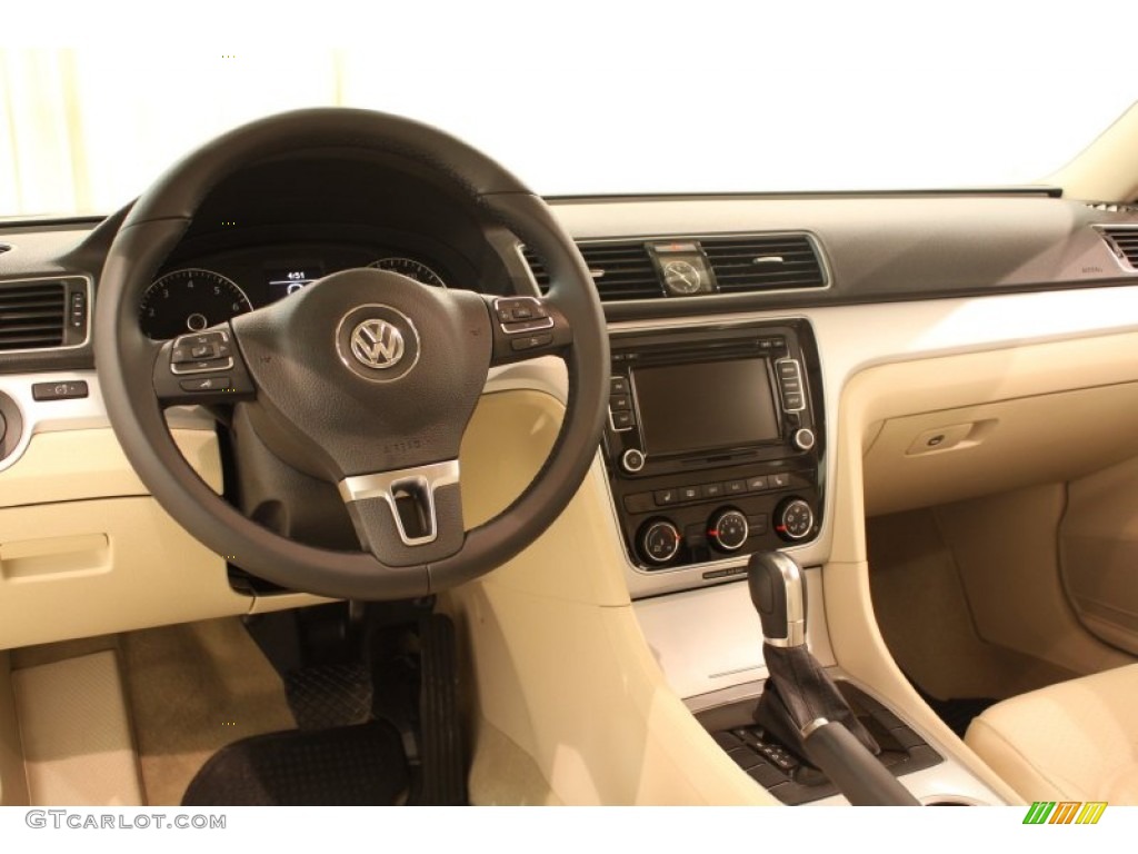 2013 Volkswagen Passat 2.5L SE Cornsilk Beige Dashboard Photo #77188940