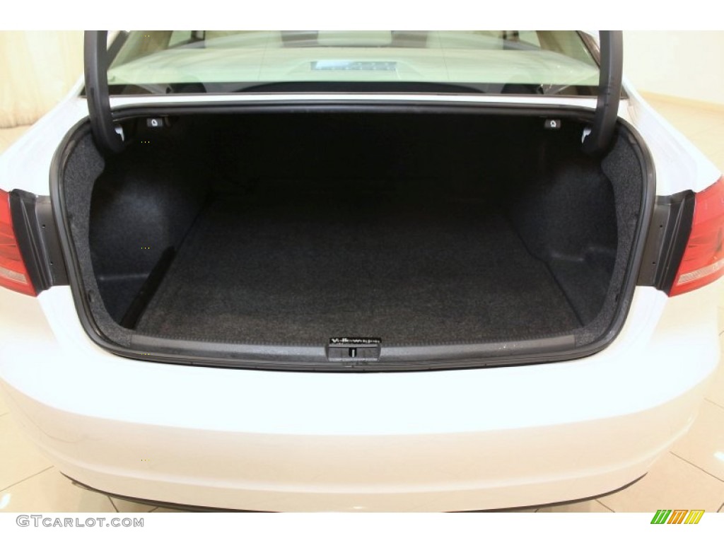 2013 Volkswagen Passat 2.5L SE Trunk Photo #77189498