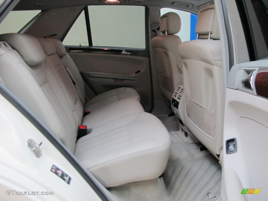 2006 Mercedes-Benz ML 500 4Matic Rear Seat Photo #77190564