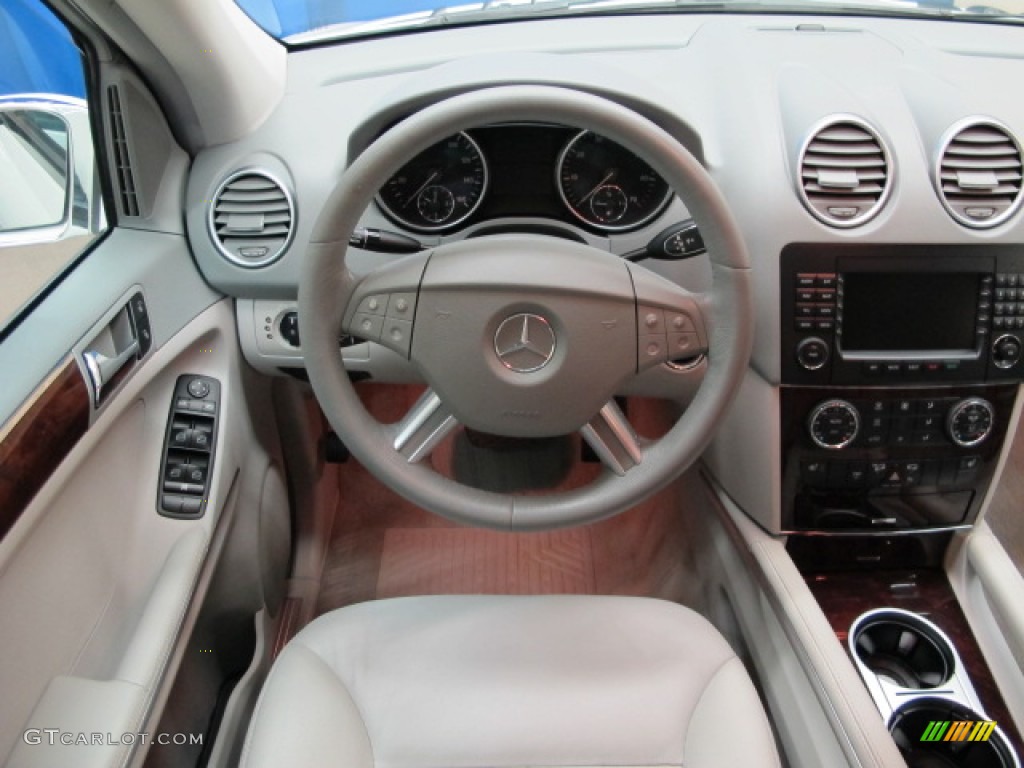 2006 Mercedes-Benz ML 500 4Matic Ash Steering Wheel Photo #77190671