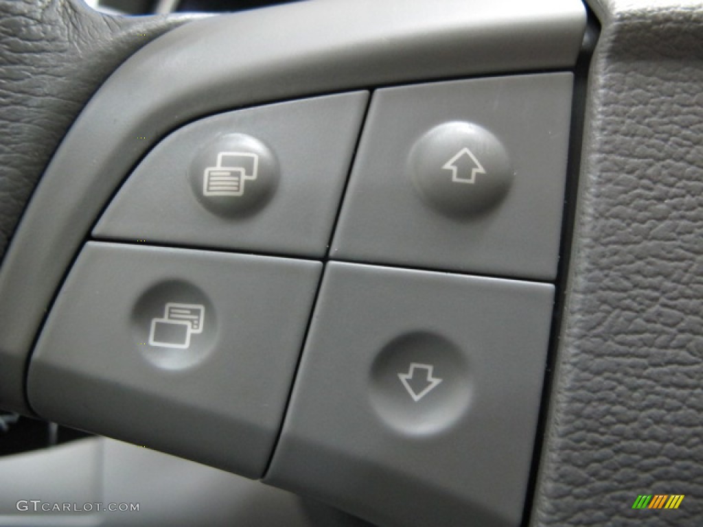 2006 Mercedes-Benz ML 500 4Matic Controls Photo #77191008