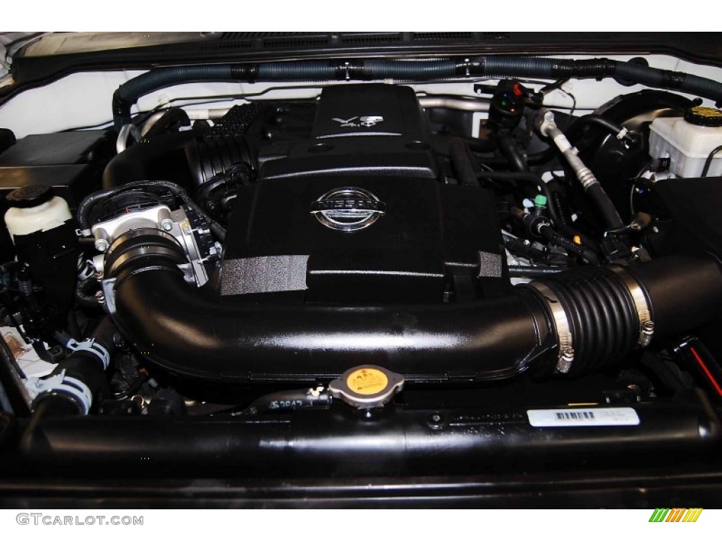 2008 Nissan Pathfinder SE 4x4 Engine Photos