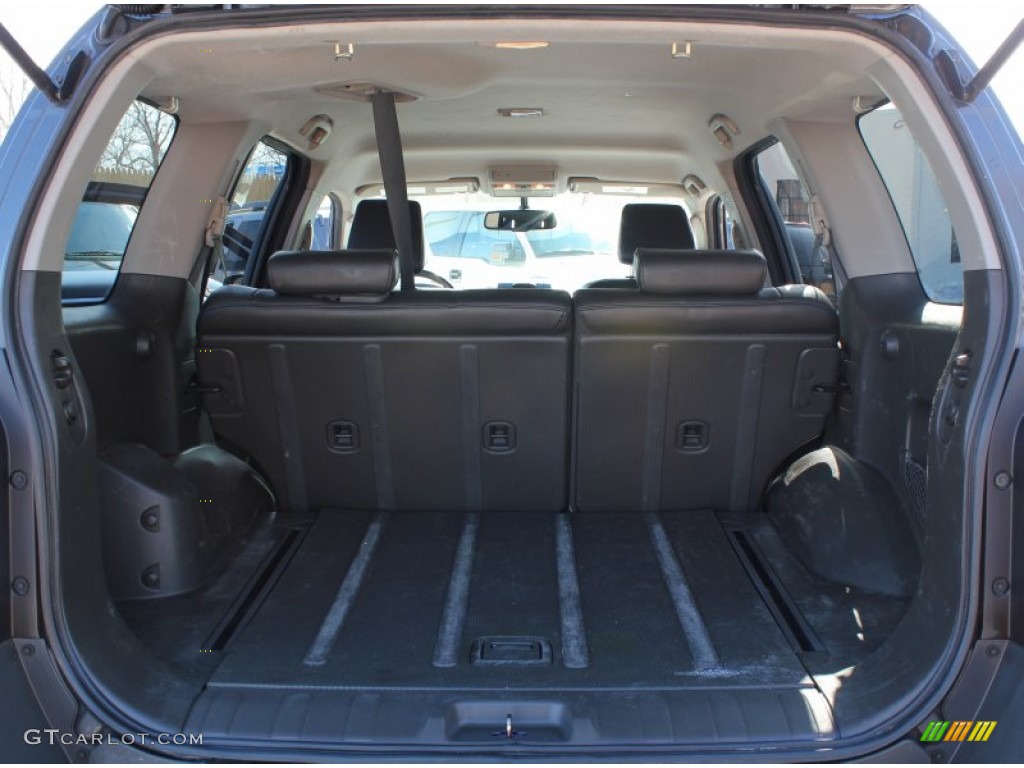 2010 Nissan Xterra SE 4x4 Trunk Photos