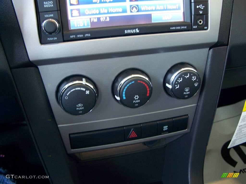 2009 Avenger SXT - Silver Steel Metallic / Dark Slate Gray photo #10