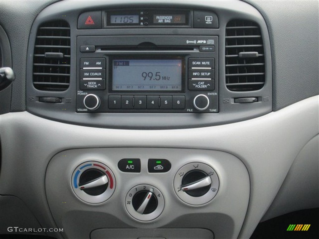 2011 Hyundai Accent GLS 4 Door Controls Photo #77193819