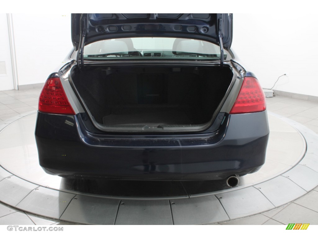 2006 Accord LX Sedan - Royal Blue Pearl / Gray photo #22