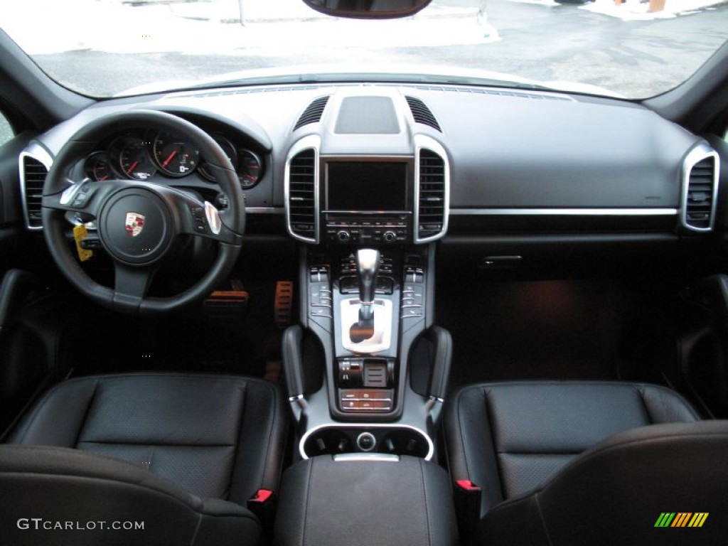 2012 Porsche Cayenne Standard Cayenne Model Black Dashboard Photo #77197793