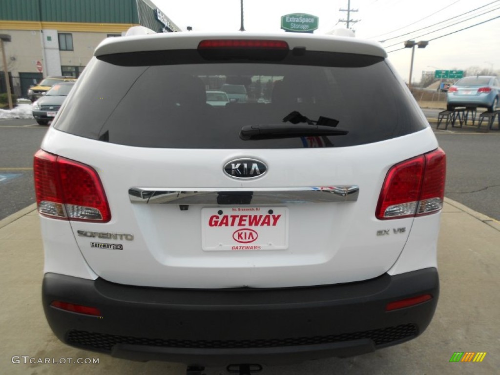 2011 Sorento EX V6 AWD - Snow White Pearl / Black/Beige photo #5