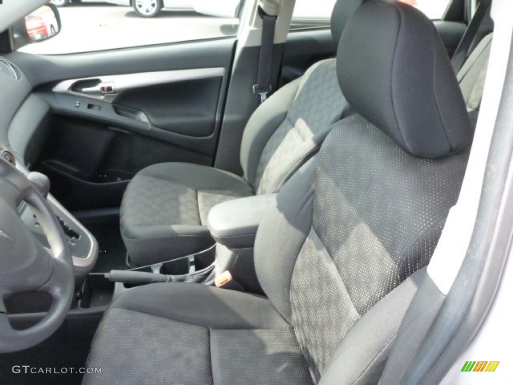 2009 Pontiac Vibe Standard Vibe Model Front Seat Photos