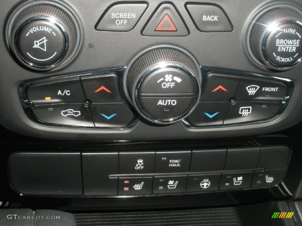 2013 Ram 1500 Sport Quad Cab 4x4 Controls Photo #77200238