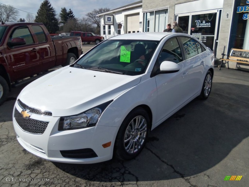 2013 Cruze ECO - Summit White / Jet Black/Sport Red photo #4